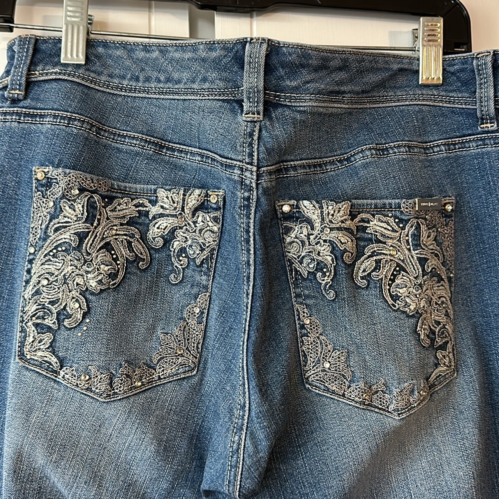 WHITE HOUSE BLACK MARKET “BLANC BOOT LEG”. Size 10s. Blue w/rhinestones. VGUC.